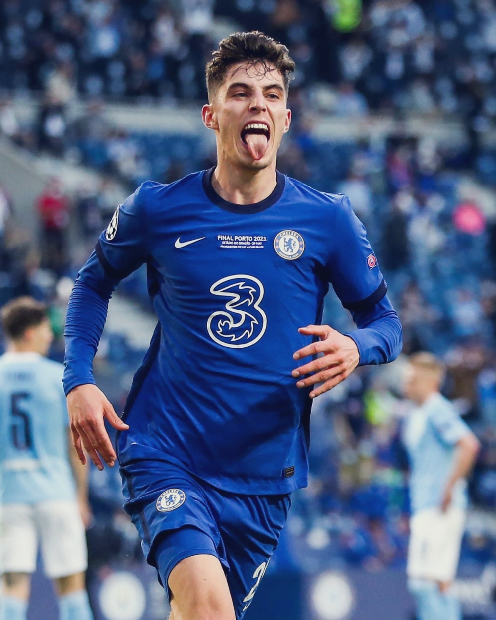 包含中超赛程吃紧，切尔西国际比赛日官宣签约，话题不断，临场指挥获称赞的词条