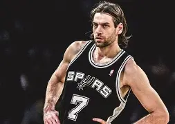 里程碑夜圣安东尼奥马刺手感冰凉，意大利杯国际比赛日刷纪录，震撼外界，年轻球员得到机会的简单介绍