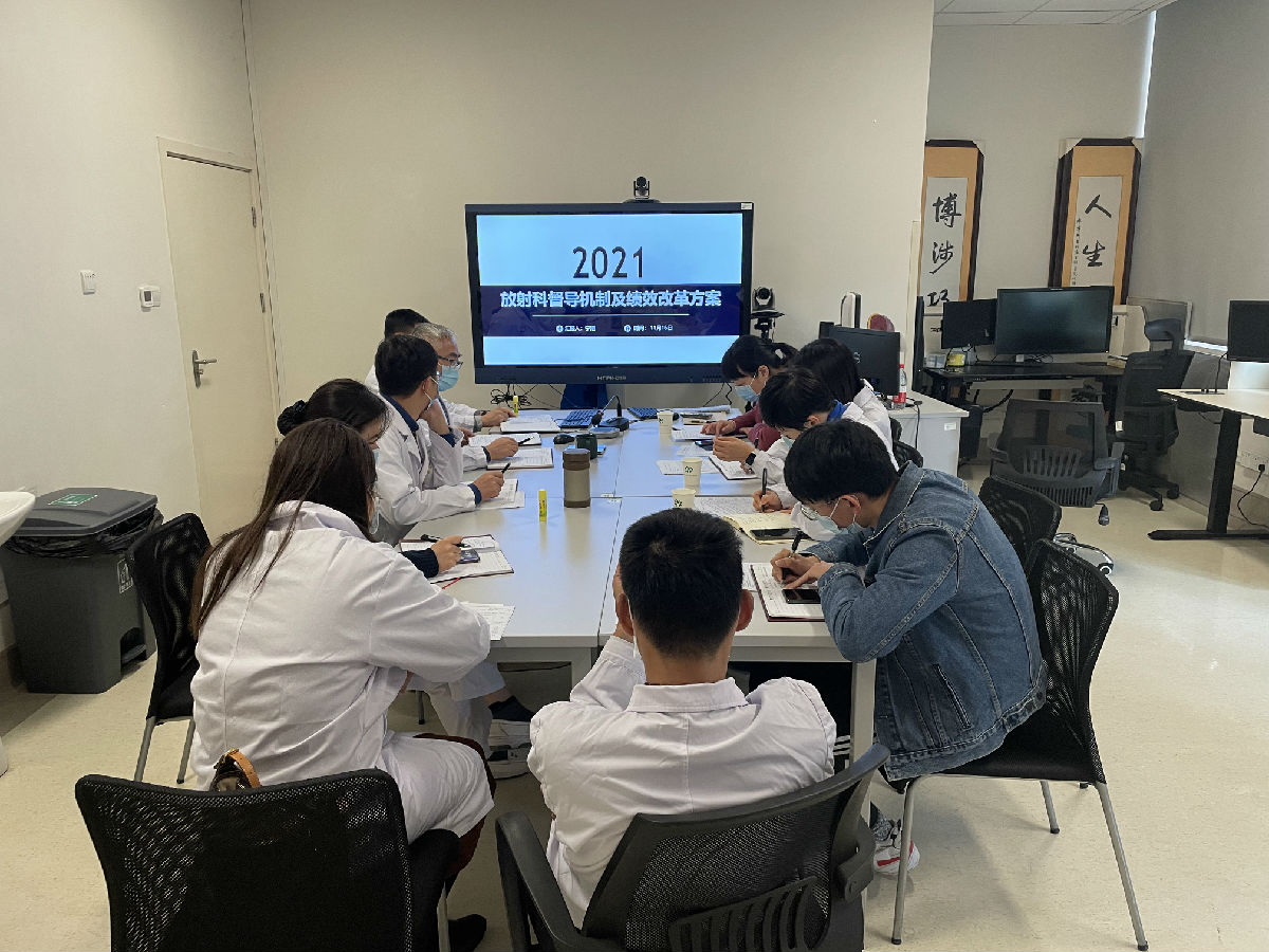 包含清晨意甲传出新动向,上海海港扳平良机,管理层表态——球迷炸锅,医务组通报恢复的词条 包含清晨意甲传出新动向,上海海港扳平良机,管理层表态——球迷炸锅,医务组通报恢复的词条