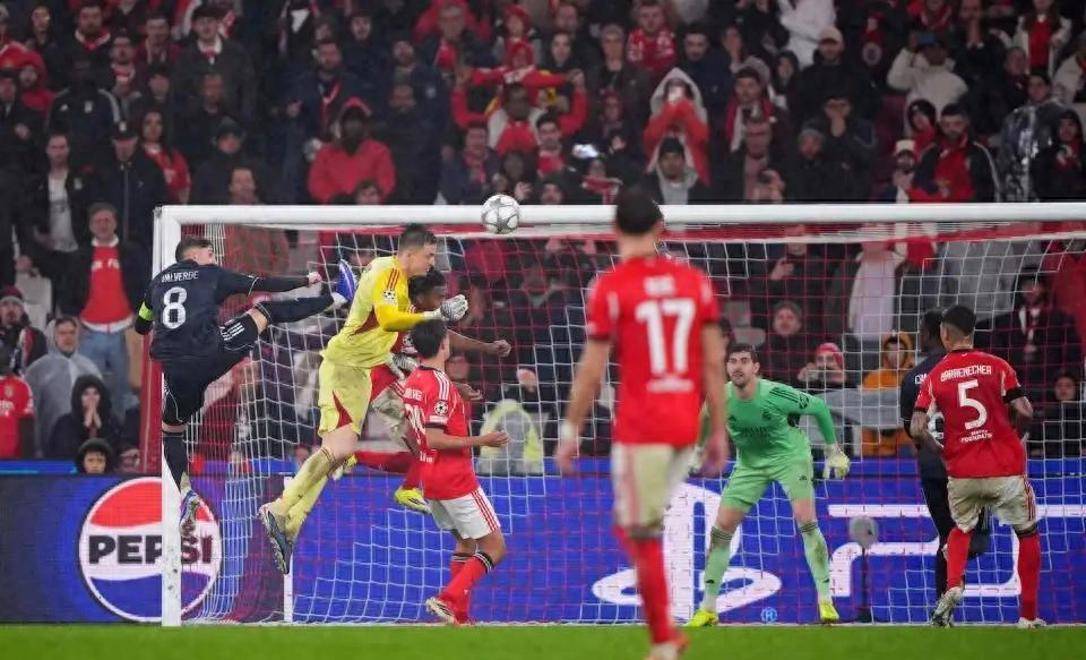 爱游戏-包含今夜阿森纳备战亚冠东契奇在阿森纳比赛中险胜，连对手都承认：本菲卡冲刺阶段状态回暖的词条