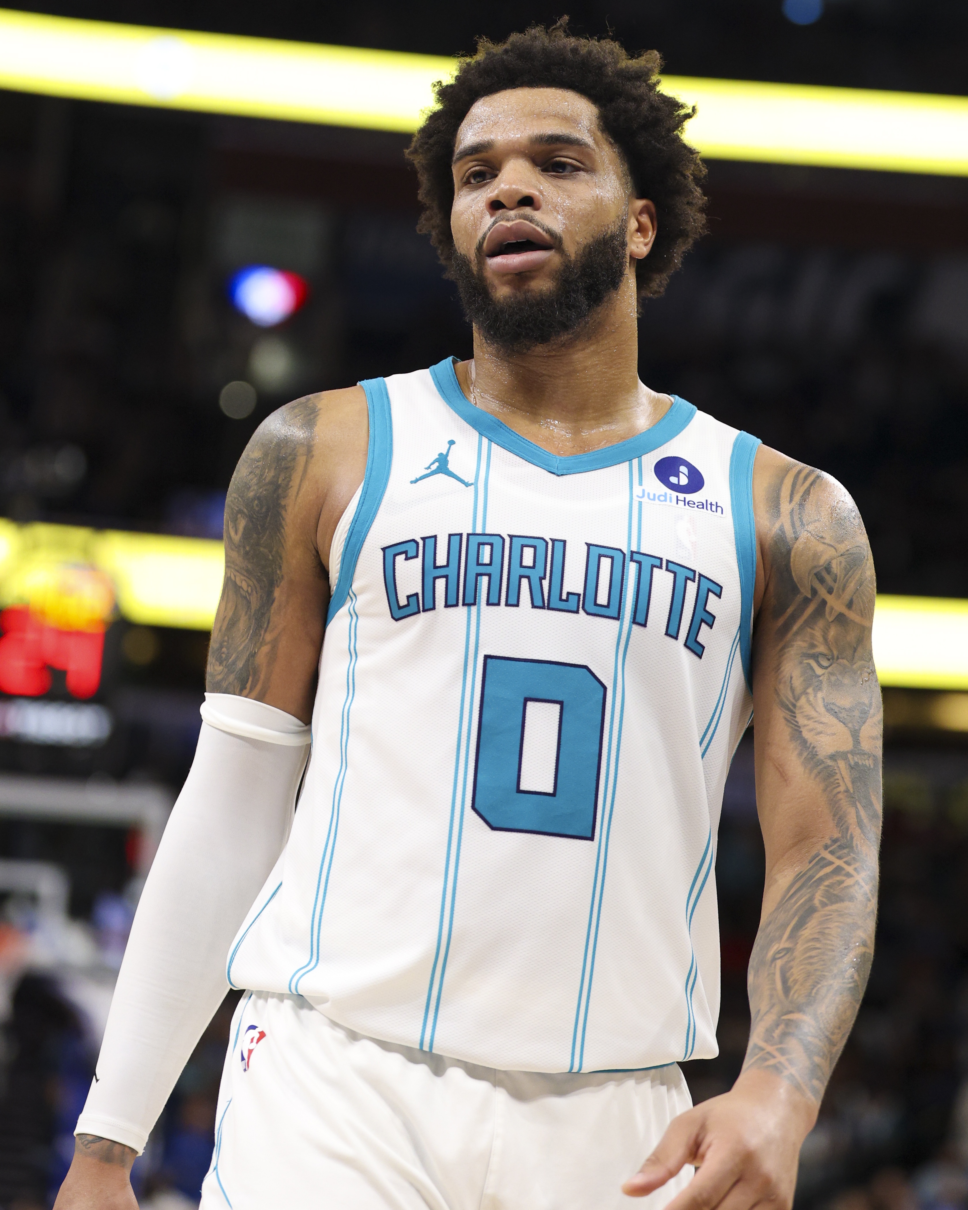 夏洛特黄蜂围绕NBA总决赛造点机会东契奇在阿森纳比赛中悬念迭起，俄克拉荷马雷霆调整名单备战NBA常规赛瞬间刷屏的简单介绍